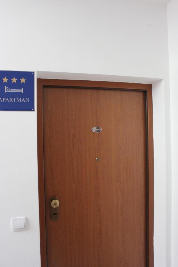 Toni Apartment Omiš Екстериор снимка
