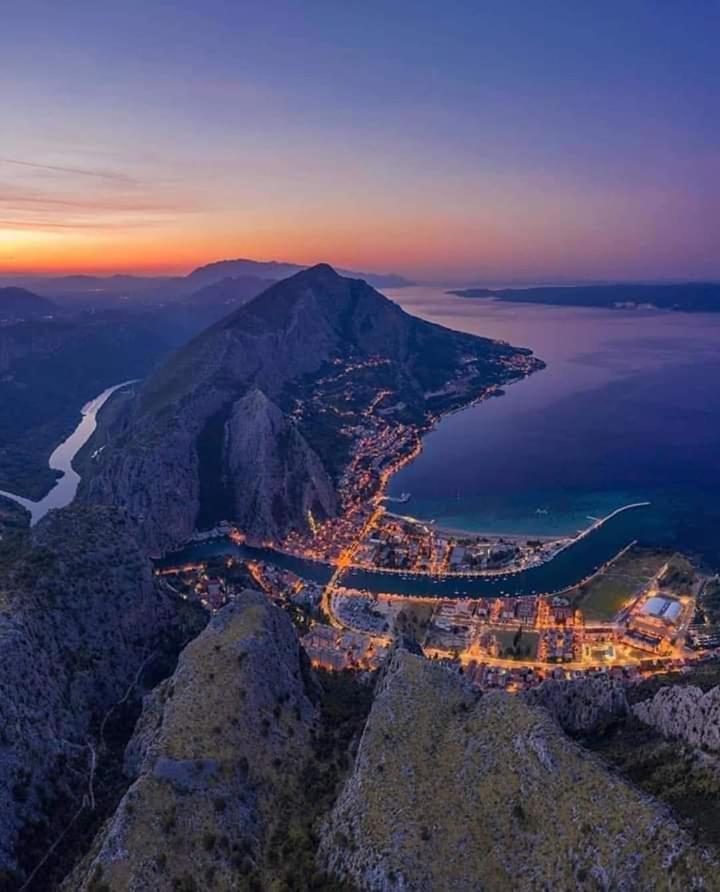 Toni Apartment Omiš Екстериор снимка